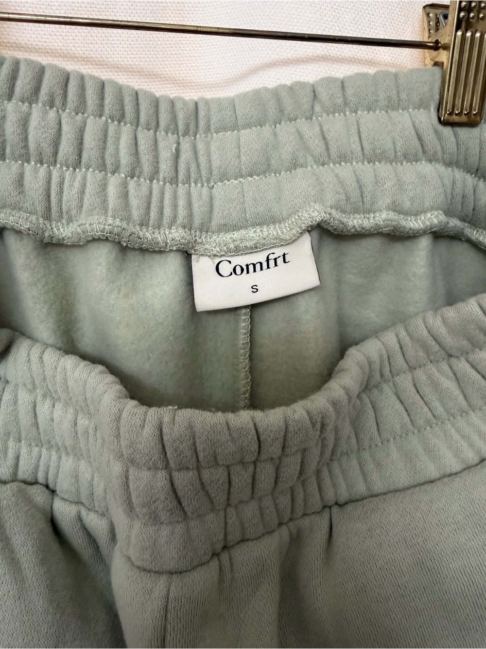 Comfort-Fit Sage Green Joggers - Picture 4 of 4
